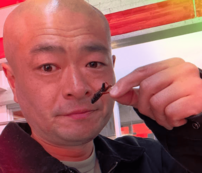 「綺麗なジャイアンみたい」あばれる君、アイプチで目が“バッキバキ顔面激変姿”に上地雄輔もコメント