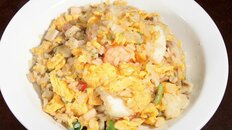 路地裏の名店で味わう“海鮮北京炒飯”　東京・新宿三丁目の海鮮の味が生きる一皿