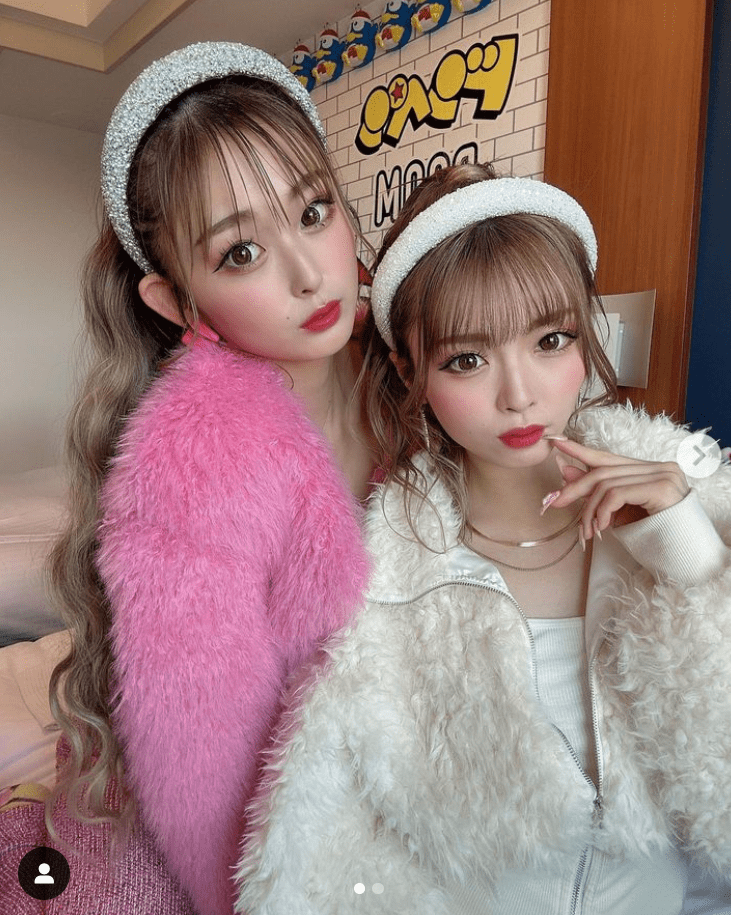 親の顔が見てみたい」ゆうちゃみ＆ゆいちゃみ姉妹、オフショルニットの