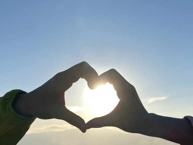 10～30代男女に聞いた「パートナーとの出会いのきっかけ」、マッチングアプリよりもポピュラーだったのは【トップ3】の画像