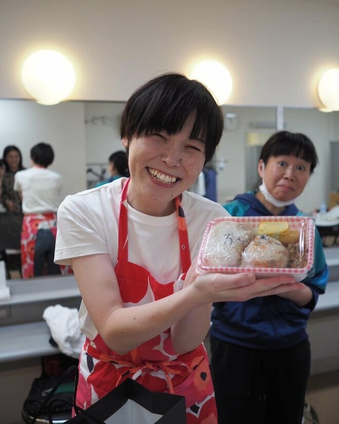 尼神インター 宮沢りえかと」元・尼神インター誠子、床に寝そべる“肩出し妖艶ショット”が別人「2度見しました」の声｜概要｜ニュース｜ピンズバNEWS