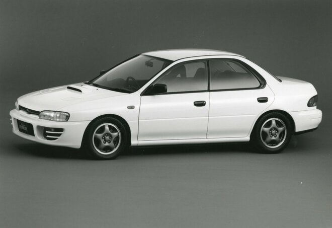 スバル　初代インプレッサ