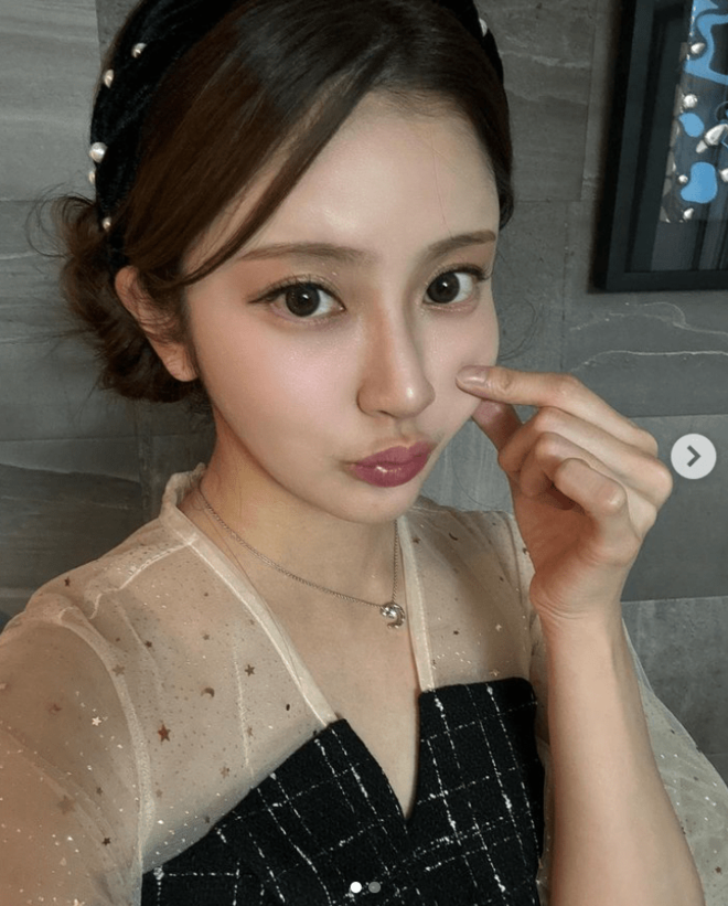 「可愛すぎて鼻血でる」“芸能人7人の元カノ”小澤美里、IVEウォニョンふう黒髪メイクで激変！の画像