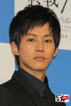 綾瀬はるかと熱愛発覚俳優も！ 10～30代女子が選ぶ「いい人なのに“クズ役が似合う”イケメン」【第5位以下】