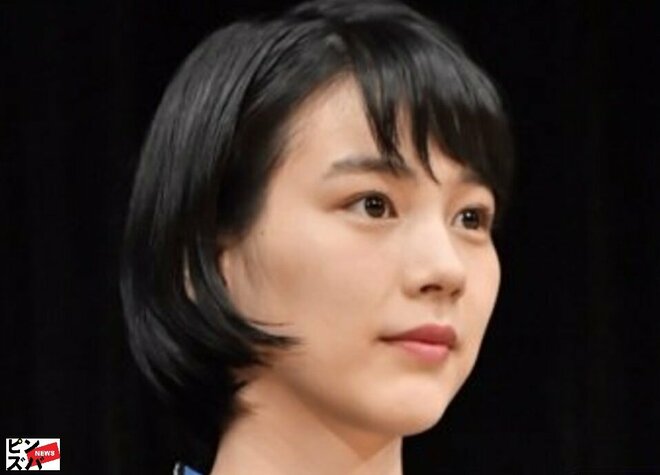 「いつもと顔が違う」のん、雰囲気ガラリ　淑女な肌見せドレス＆グローブ姿に驚きの声「大人に成ったねぇ～」の画像