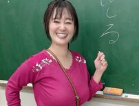 「びっくりしたわ」「縁起でもない」“グラマラスすぎる”元NHKアナ、棺桶体験姿にファン困惑