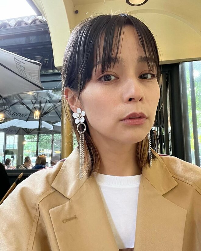 「こんな40おらんやろ」加藤ローサ、花柄ワンピ姿の“少女のような若見え”近影に「いつまでも可愛い」の画像