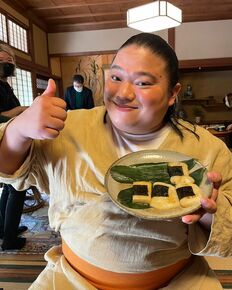 【VIVANT】堺雅人・乃木の母は別班司令、ドラムとチンギスの温泉旅…「仰天考察＆爆笑ポスト」大沸騰！松坂桃李・黒須は「驚きの白さ」を求めてる!?　