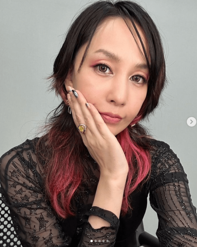 「イメチェンしすぎで草」中島美嘉、ピンクブレイズヘアで激変！日本人離れした姿に「めちゃくちゃカッチョイー!!」の画像