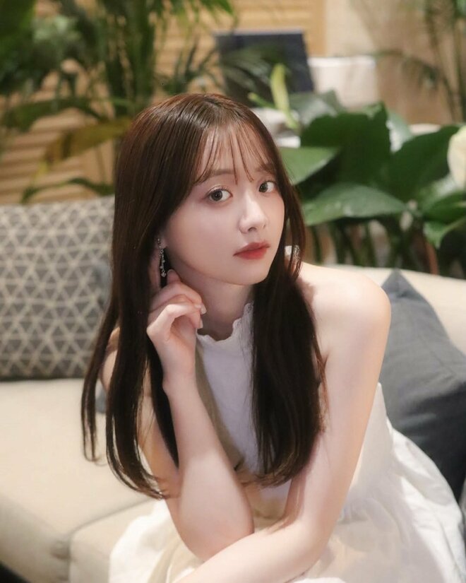 「可愛すぎて2度見」森香澄、渋谷でガチャを楽しむ無邪気な“メガネ×オフショル”姿が沸騰「彼女目線たまらーん」の画像