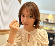 「鋼のメンタル」“不倫疑惑＆離婚”篠田麻里子「マリ活」始動報告に賛否の声！「なにごともなく更新」上原多香子、熊田曜子も…“アラフォー最強トリオ”爆誕!?