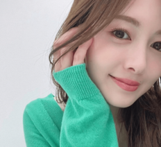 「人類史上最強の女神」大胆イメチェンの白石麻衣“ディズニー滞在オフショ”にファン歓喜！耳付きカチューシャ自撮りに「やっぱ可愛いな...」の声