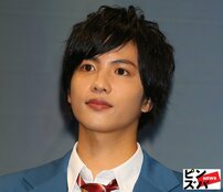 「この姿でお散歩って…」志尊淳、全身グッチの‟キメキメ私服姿”にファン驚愕！「身体の半分以上が脚じゃ」