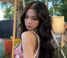 BLACKPINK・ジェニーの“ハイレグコーデ”が沸騰「なんてこった」　世界的トレンドに「どこまでがファッション？」議論も