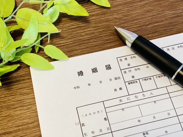 「孤独ではないが自由がない」ネガティブイメージも、10～20代男女「将来結婚したいか」調査【どちらともいえない・したくない派の答え】の画像