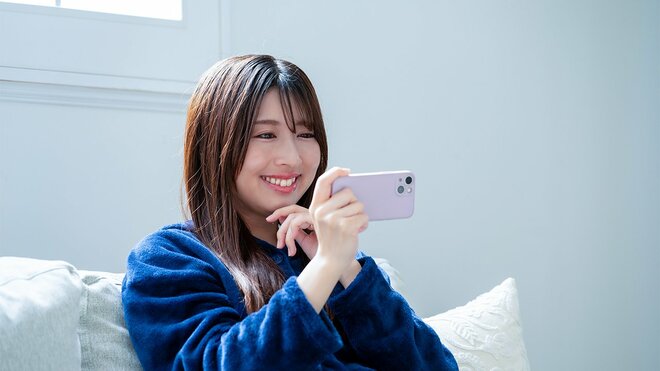 働き盛りを襲う“スマホ認知症”の恐怖　「現代人の脳はゴミ屋敷状態」脳神経外科医が警鐘を鳴らす「ながらスマホ」の危険性と対策の画像