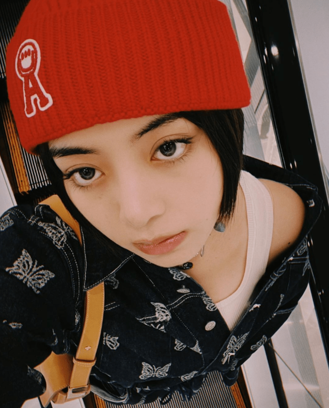 27歳・池田エライザ、レアな猫耳姿の“ディズニーデート”写真公開！モデル仲間と美しすぎる“白猫団”に!?の画像