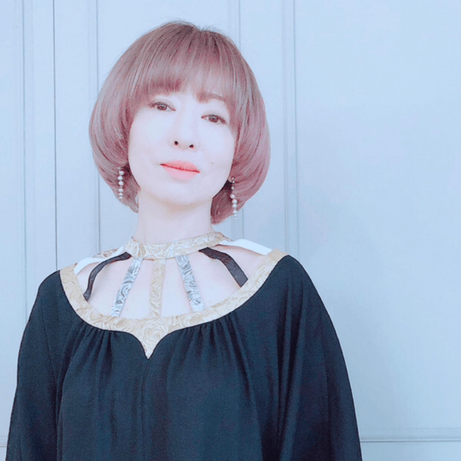 「痩せた」松雪泰子、50歳とは思えぬ“透明感あふれる美肌”で『美ST』表紙に降臨！妖艶な表情に「いつまでも美しい」「ずーっと綺麗でカッコイイ」の声の画像