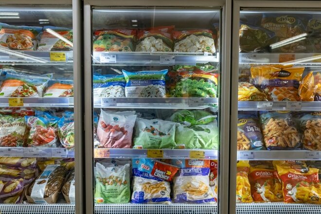 「値上げは"もう無理！"」ランキング、冷凍食品もしんどい「ただでさえ高い」必需品は【第4位以下】の画像