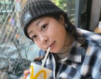 「すごく小顔になってる」“10キロ激太り”女性芸人がメイクで別人級小顔美人に大変身「めちゃ綺麗すぎます」