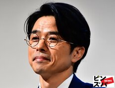 井ノ原快彦、Jr.のスキャンダル暴露アカウントを誤フォロー騒動勃発!!東山紀之と共に新会社副社長辞退説も…続けていた「鬼監視」！　
