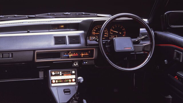 デザインや質感に古さを感じさせない車内