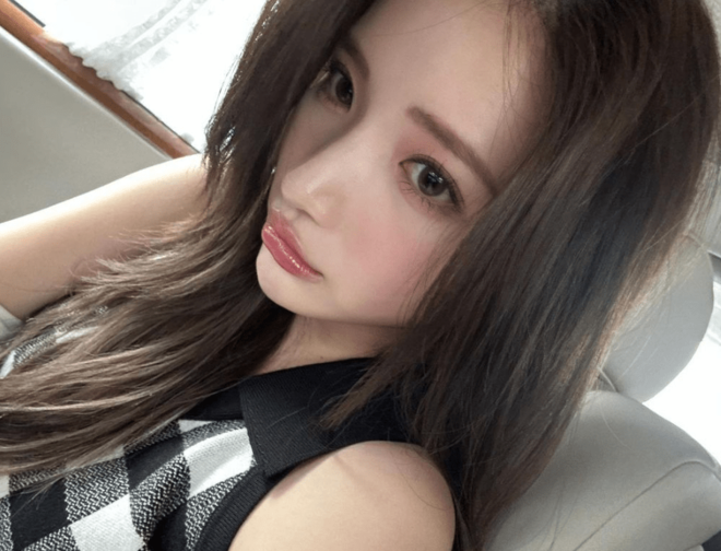 「すっぴんでこのレベル」三代目ELLYと熱愛の南りほ“お肌ツルツル”すっぴんポニテ姿に「骨格の完成度が高いのを再認識」の画像