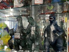 「来店客の8割が外国人」アニメの街・秋葉原で中古ソフビ人形が倍以上急騰 人気の背景には「タトゥー文化」も