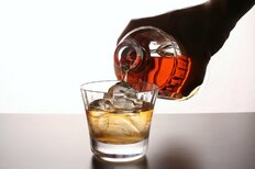 8000万円超で落札された物も…未開封“偽物”高級ウイスキー質入れの男が逮捕 買取専門店に聞いた「見分け方」