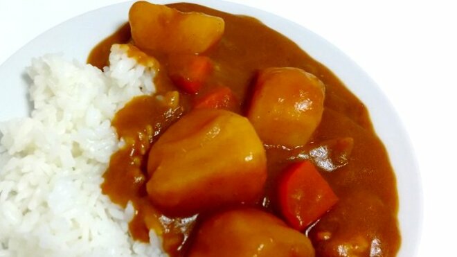 コクの出るソースを超えて選ばれたのはまさかのスイーツ！10～30代男女が選ぶ「カレーの“隠し味”」【トップ3】の画像