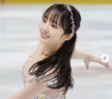 「まさに天使」本田真凜、清楚系マフラー姿のちゅん顔がかわいすぎる！3姉妹お出かけプラベショットに反響