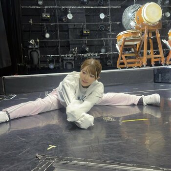 ロック座の舞台を直前に控える上原亜衣さん（写真は本人提供）