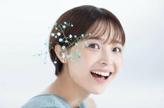 「どっちもほんわか可愛いけど本当似てる」エッセイ沸騰中の元フジ渡邊渚、人気芸人との“ビジュアル相似”に注目集まる