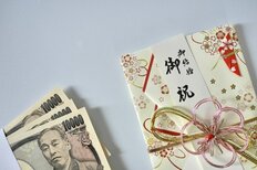業務時間外の連絡、お祝い金の徴収を超えたのは？20～30代男女が熱望「なくなってほしい職場での慣習」【第4位以下】