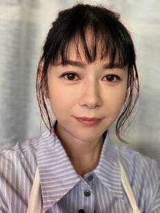 「毛細血管が…」真木よう子が投稿のドアップ＆“らしい”グラビア画像に反響　半年前にはバスト事情も赤裸々告白