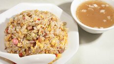 【東京・北千住】ボリューム満点“チャーハン”　「中華料理 建龍」の芳醇なコクが広がる一皿