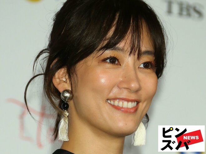 「ほんと世界一海が似合う」水川あさみ、“美デコルテ全開”キャミ姿公開「ブギウギのポーズ」の画像