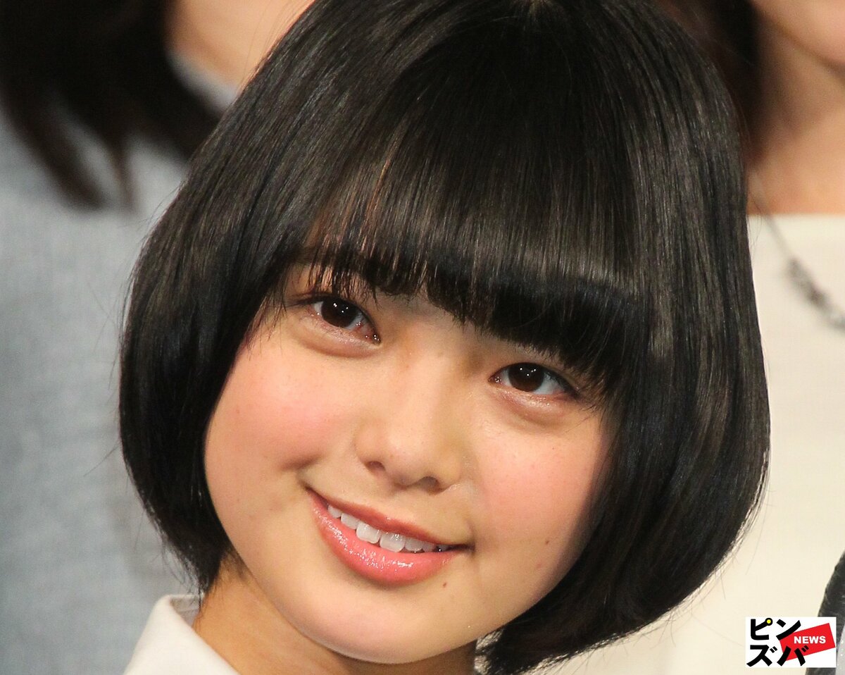 平手友梨奈の“二の腕タトゥー”複数回公開にファン衝撃 “シール”を指摘