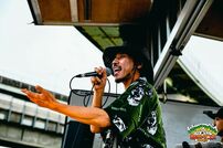 レゲエミュージシャンRyo the SKYWALKER、大麻所持逮捕直前の「茨城空港画像」に猛ツッコミ アーティストの違法薬物事件相次ぐ