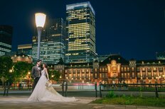 東京駅に新郎新婦大集結画像がXで沸騰 「東京駅フォトウェディング」が大人気の理由は“季節を問わない鉄板力”