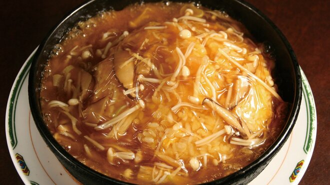 フカヒレあんかけチャーハン　880円