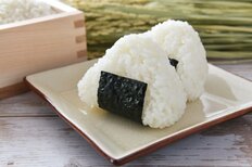 米の魅力満載“おにぎり”も！インバウンド増加の今こそ10～30代男女が「海外旅行客におすすめしたい“日常”グルメ」【トップ3】