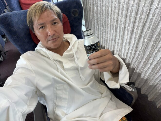 スリムクラブ真栄田「電車内足組み→蹴られた」告白が沸騰…マナー調査「最も迷惑な座席の座り方」ワーストはの画像