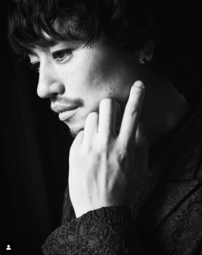 「えーっっっ⁉︎」「なんてこった……」斎藤工、“別人級モヒカン姿”にファンざわつく「朝からびっくりしました」