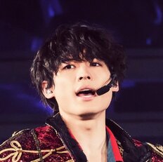 SixTONES松村北斗「解散する？」田中樹「キショすぎ！」連呼のぼっちイジり！USJで安定「キモ行動」で判明したSnowMan目黒蓮との明らかな「イケメン違い」