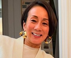 「ツヤツヤのお肌」元フジ・中村江里子、可憐なホルターネックドレス姿のイケメン夫との2ショットがまるで絵画のような美しさ