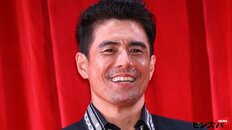 「食べ物を粗末」「まじで引く」の声も…伊藤英明、クロワッサン“こぼし食べ”動画が急拡散のウラに“ユーモア精神”