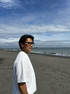 「並外れたオーラのキラキラ感」山口達也、リーゼント時代＆母の20歳当時の写真公開が話題　地元で明かしたモテ伝説