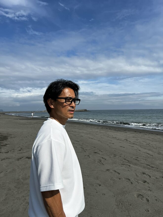 「並外れたオーラのキラキラ感」山口達也、リーゼント時代＆母の20歳当時の写真公開が話題　地元で明かしたモテ伝説の画像