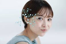 元フジテレビアナウンサー・渡邊渚、「決意」表明の初フォトエッセイには注文続々で…第2弾も内定情報　出版界で熱視線